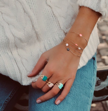 Charger l'image dans la galerie, Bague Guila Paris colorée dorée à l'or fin, idéale pour un mariage