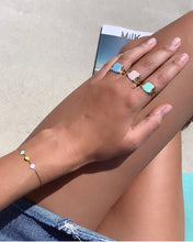 Charger l'image dans la galerie, Bague Guila Paris dorée émaillée, rose, vert d'eau et bleu